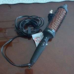 Amika Styling Brush with Black and Copper Design